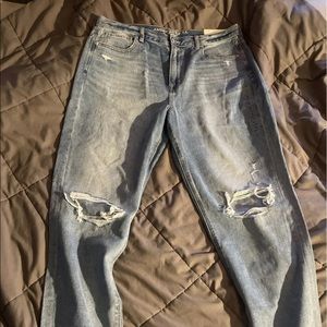 American Eagle Mom Jeans 16